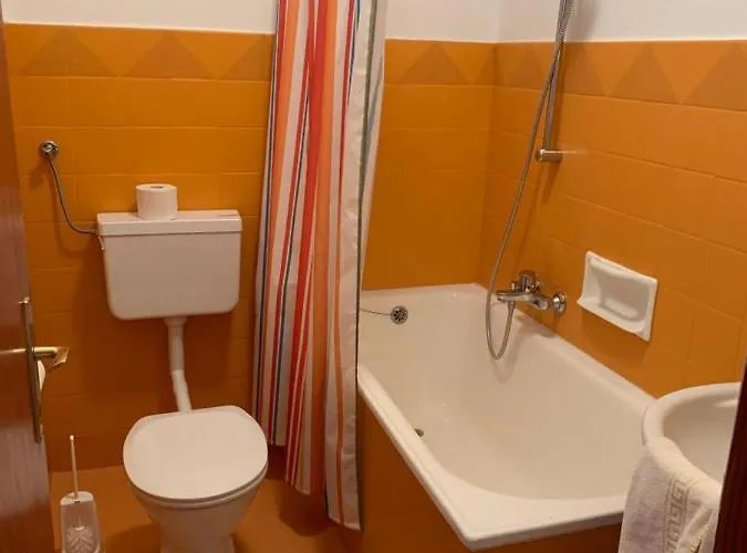 Garni Haus Am Wald 酒店 赖弗尼茨